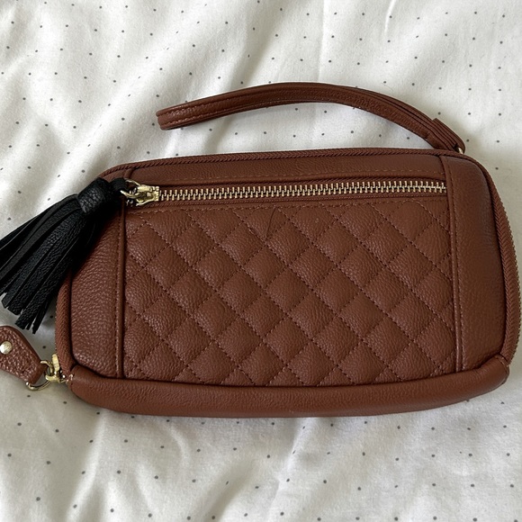 Steve Madden Wallet/Wristlet - Picture 1 of 3